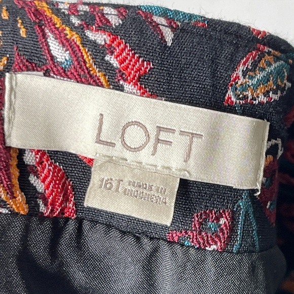 LOFT Boho Floral Tapestry Print Mini Skirt Size 16T - Picture 4 of 8